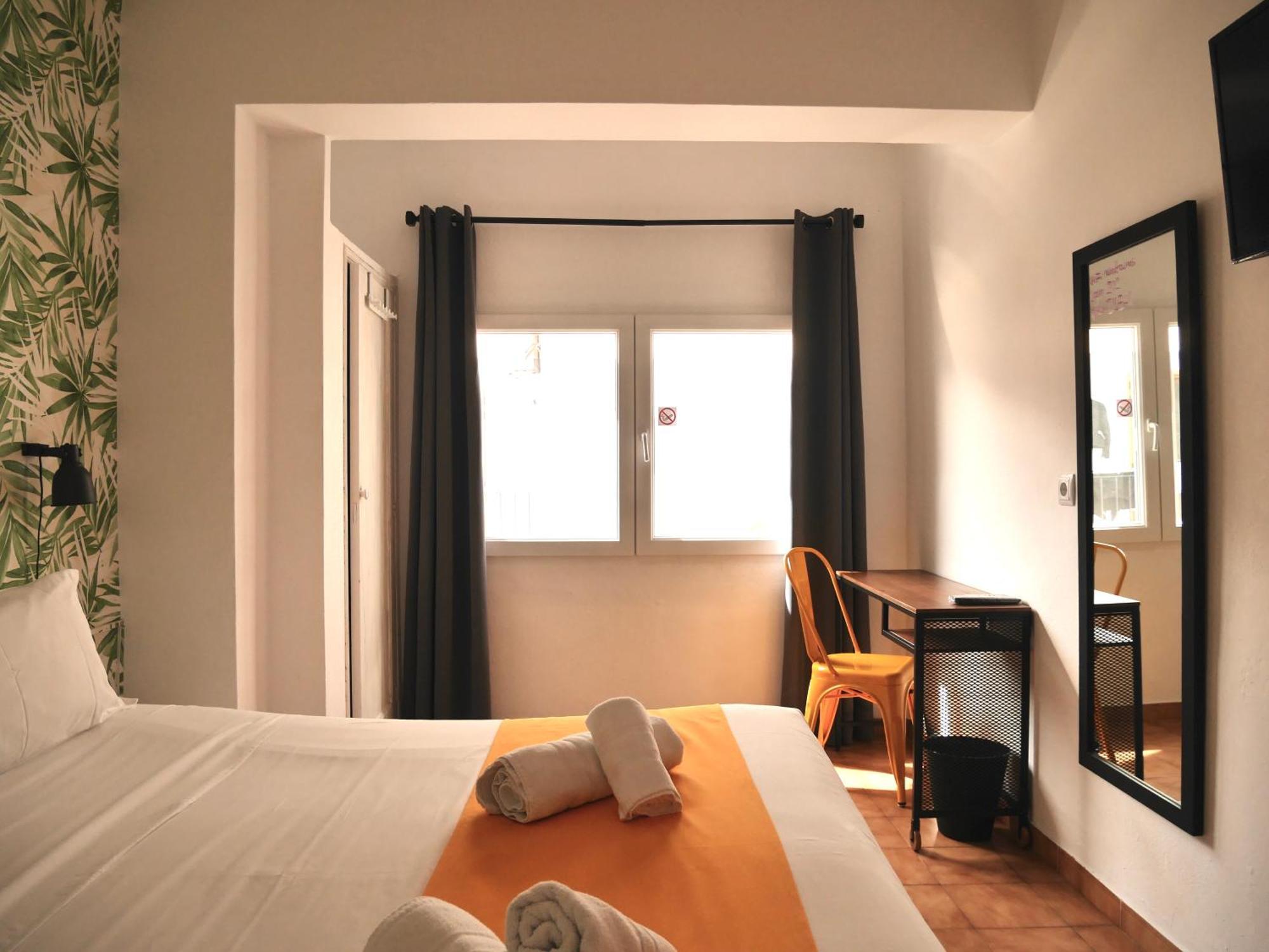 Nanit Rooms Ibiza Hostal Santa Eularia des Riu Phòng bức ảnh