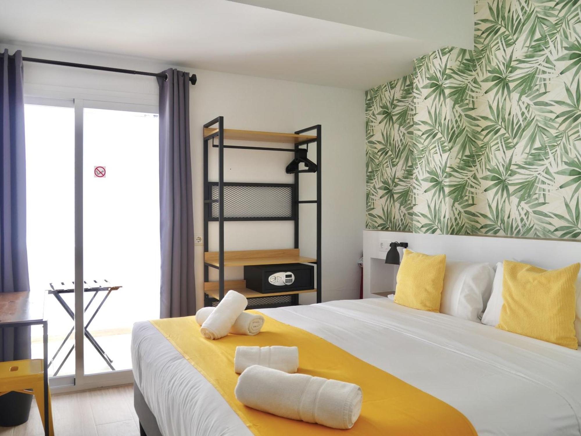 Nanit Rooms Ibiza Hostal Santa Eularia des Riu Phòng bức ảnh